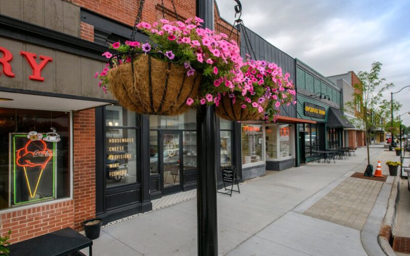 Indianola Downtown shops